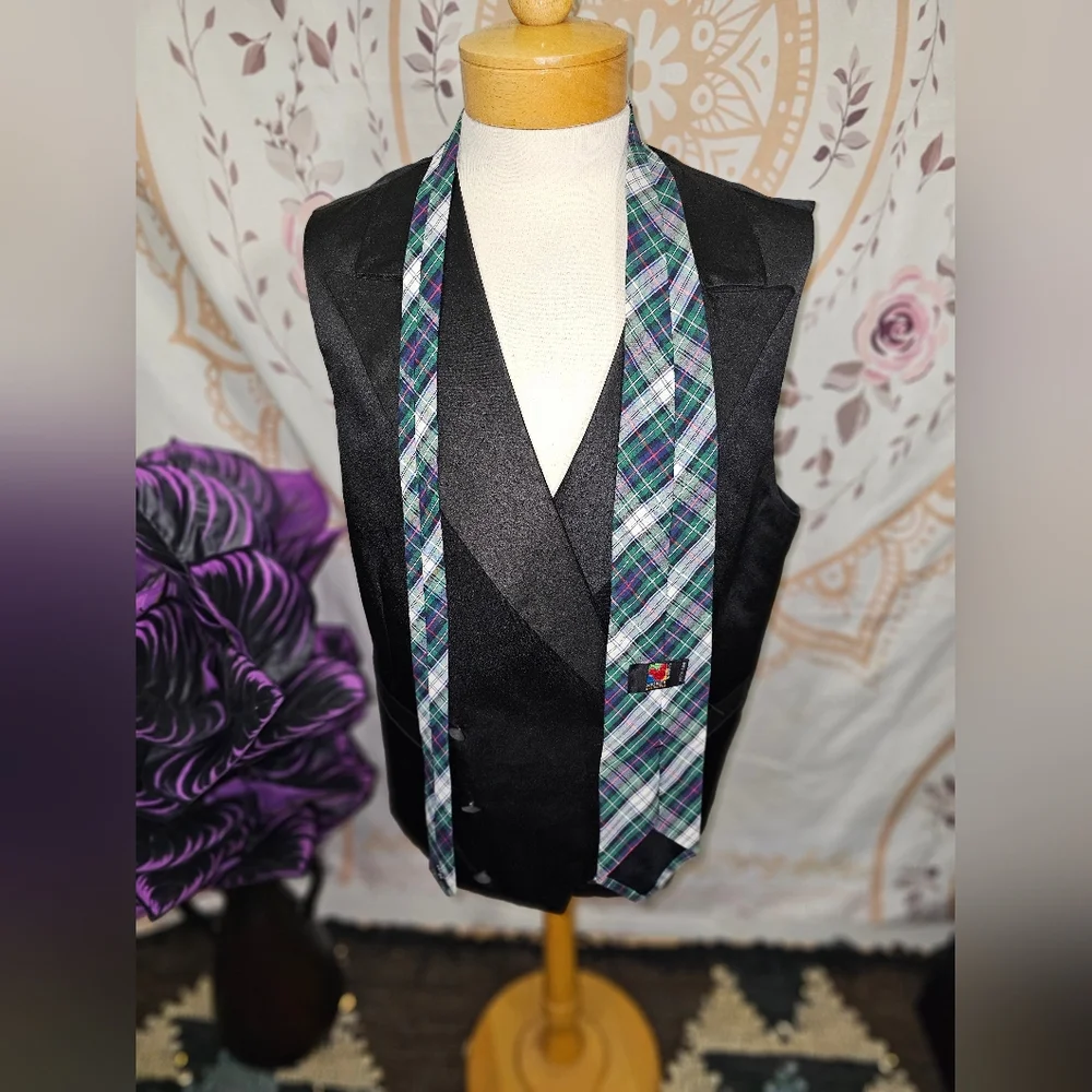 Like New Vintage Men's Mickey Mouse Plaid Tie 100% Cotton